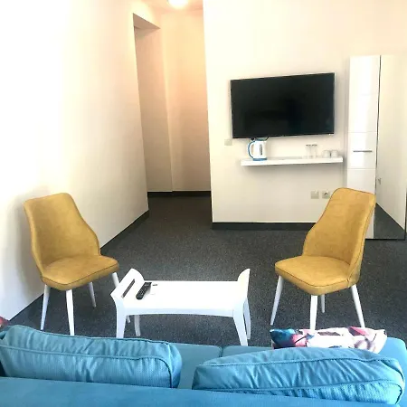 Blue Horizon II Deluxe Apartment דירה *
